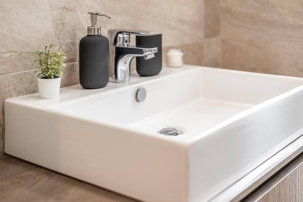 ミラノCarrobbio'S Nest - Elegant With Wifi And Netflixアパートメント エクステリア 写真